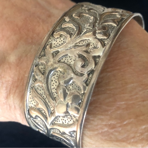 Silpada Sterling Silver Cuff Bracelet. - Picture 2 of 6